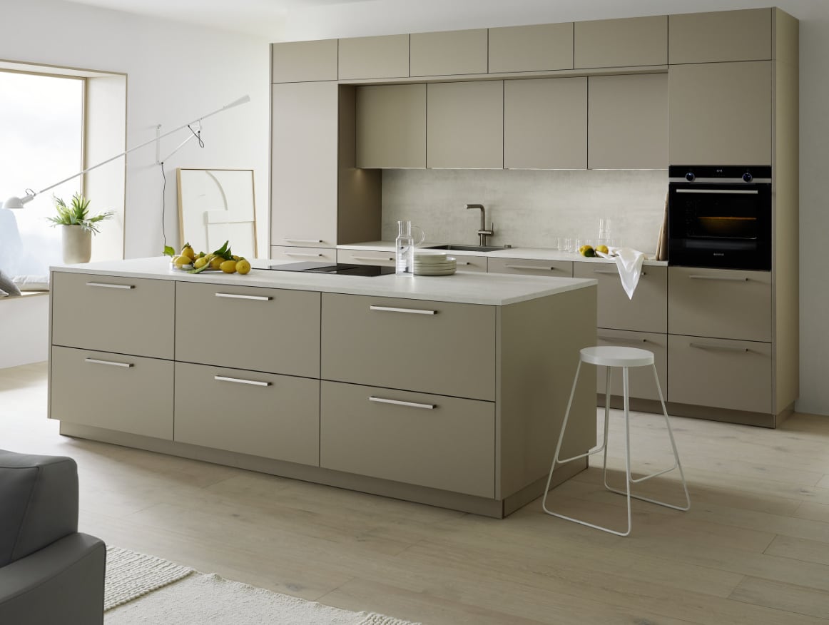 A full Matrix800 kitchen with a low plinth